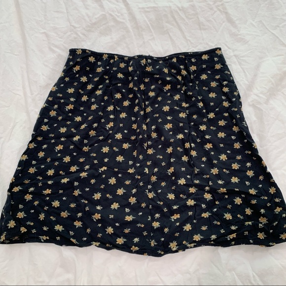 American Eagle Skirt - Picture 3 of 5